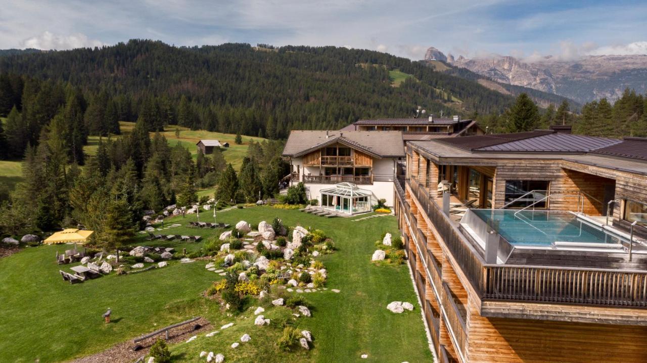 Hotel Gran Paradiso San Cassiano  Exterior foto